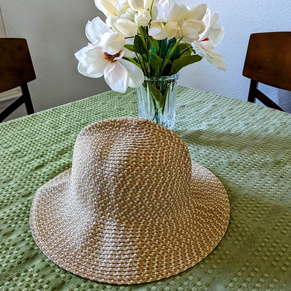 Sun Hat Tan and Cream W/Gold Thread Foldable